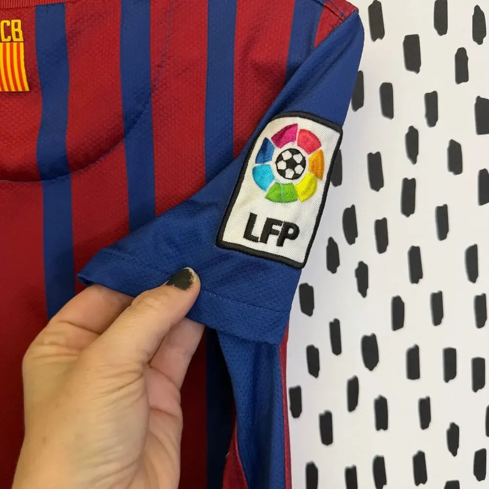 BARCELONA 2011 2012 HOME SHIRT FOOTBALL SOCCER JERSEY NIKE kids small